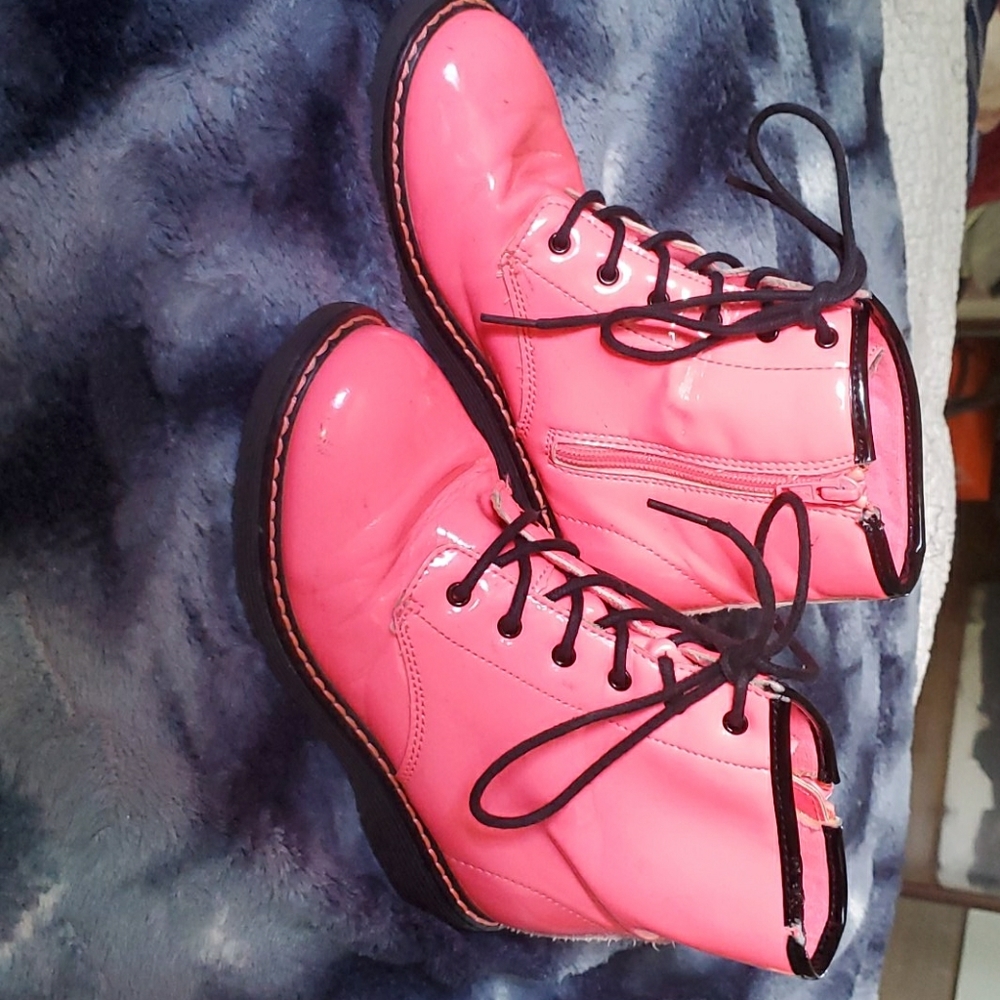 Girls boots size 4 Pink Color
